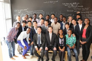 Mayor Hisamoto and Kobe delegation with Rwandan IT innovators