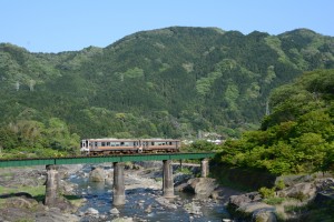 Meisho Line train